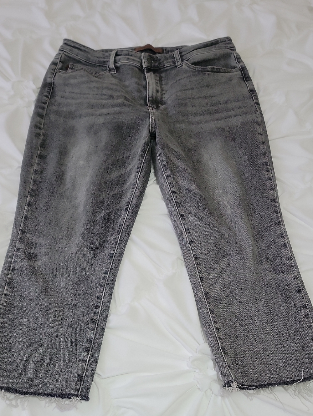 Judy Blue Black Wash Cropped Straight Jeans